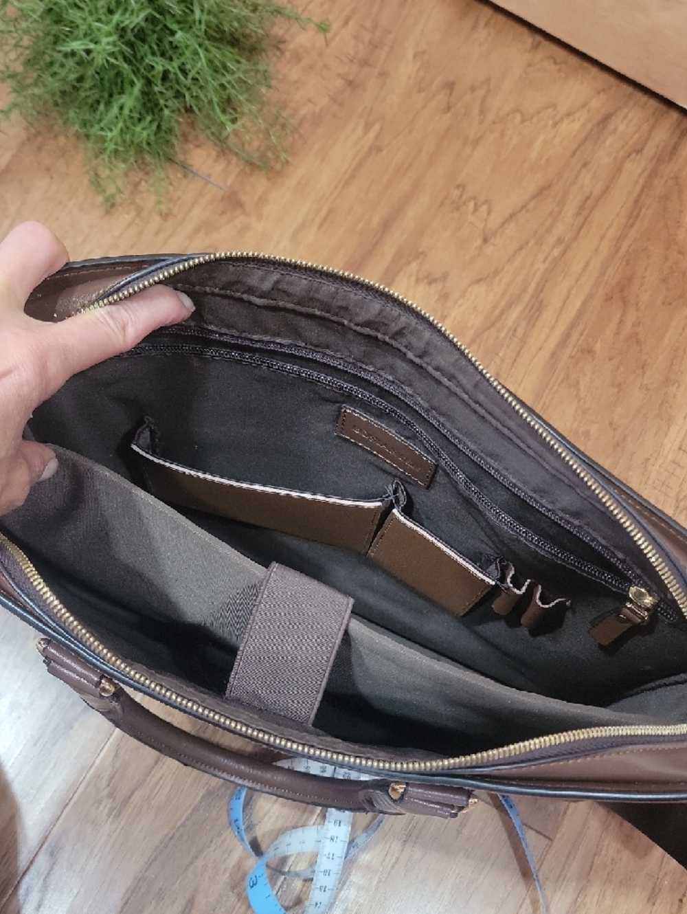 Johan Leather Lawyers Briefcase - Premium Laptop Bag - Picture 10 of 14